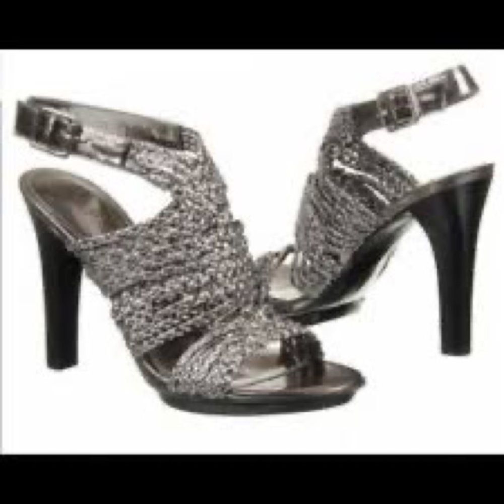 ⭐️Ralph Lauren Holleen Sandals⭐️